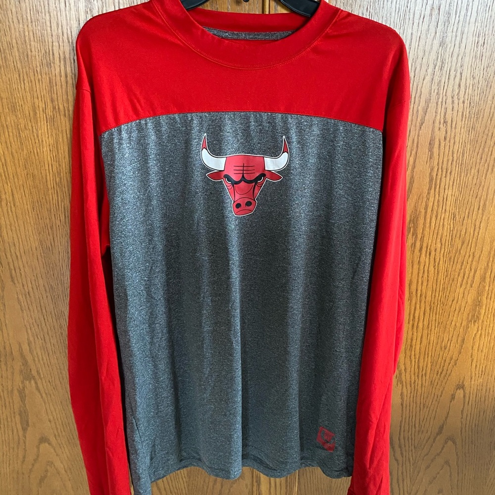 NBA Men’s XL Chicago Bulls Long Sleeve Shirt